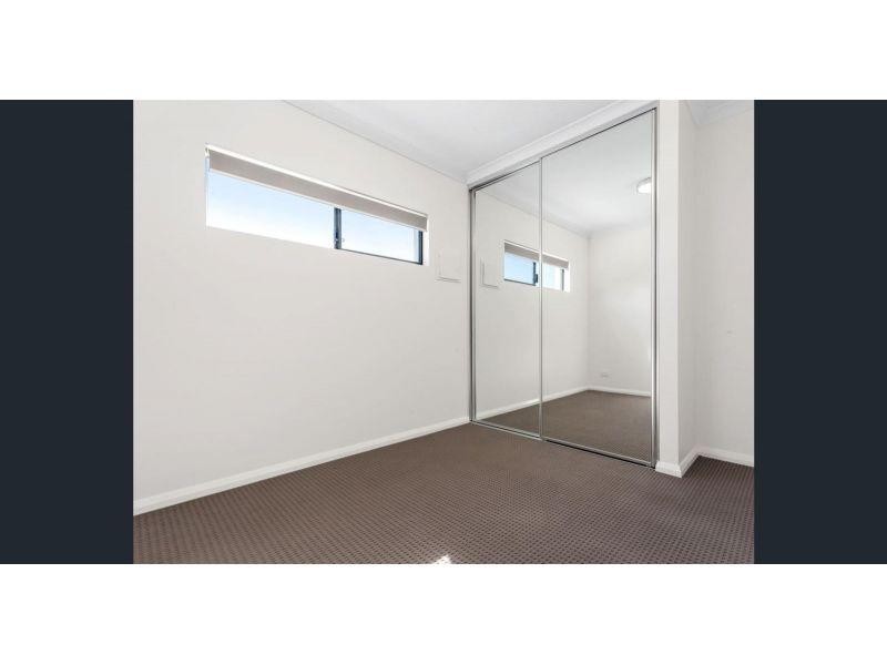 8/2 Scroop Way, Spearwood WA 6163