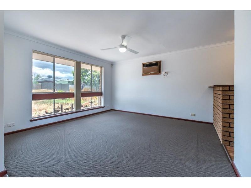 11 Brett Place, Gosnells WA 6110