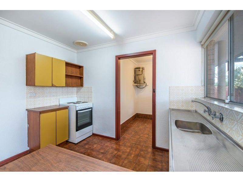 11 Brett Place, Gosnells WA 6110