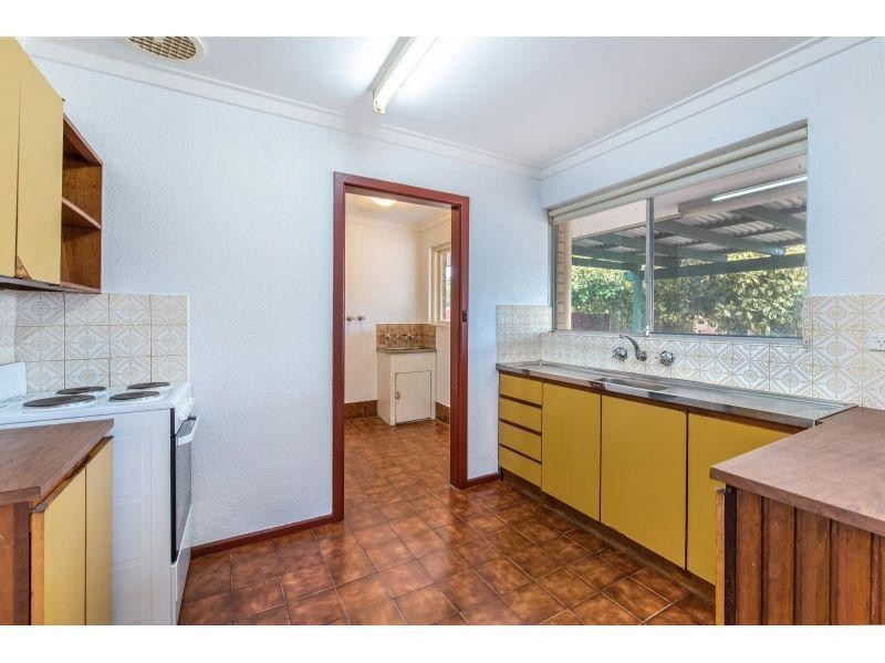 11 Brett Place, Gosnells WA 6110