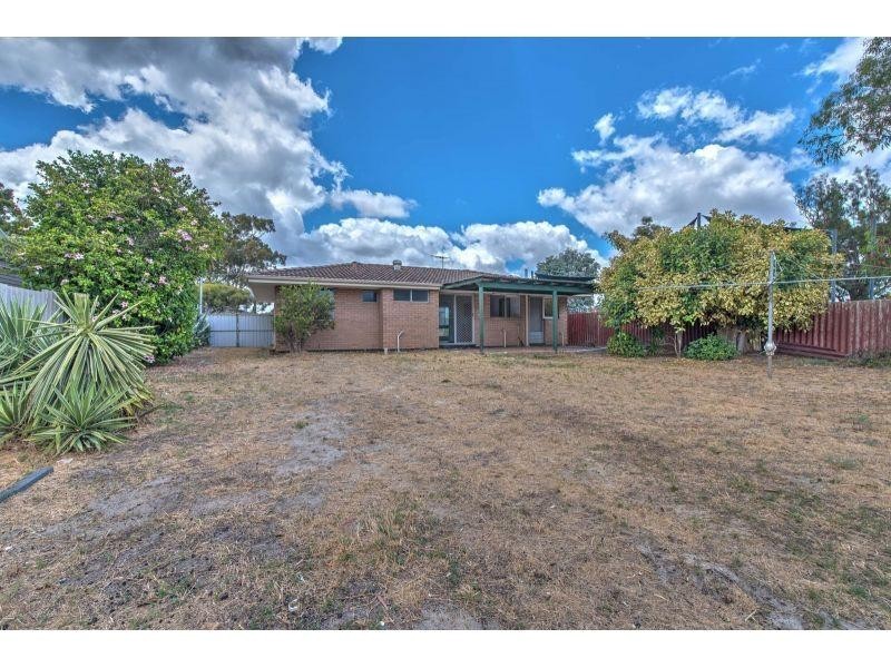 11 Brett Place, Gosnells WA 6110