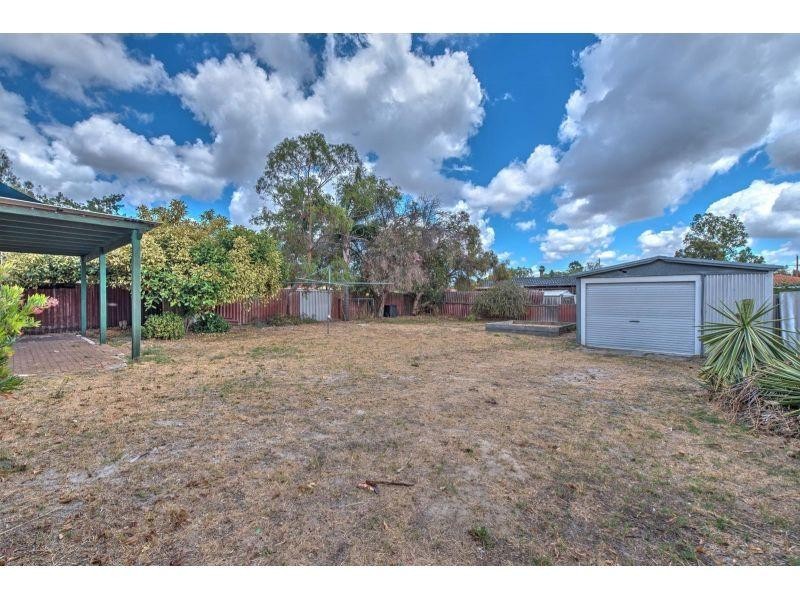 11 Brett Place, Gosnells WA 6110