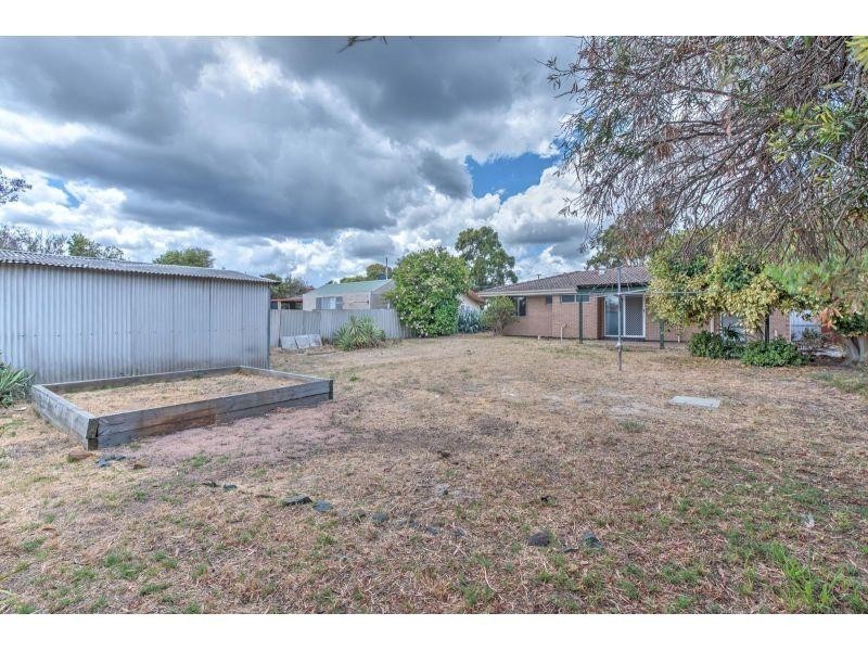 11 Brett Place, Gosnells WA 6110