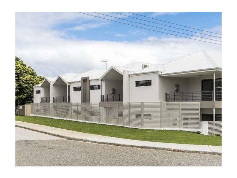 2/2 Scroop Way, Spearwood WA 6163