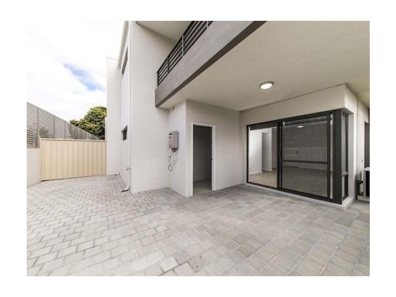 2/2 Scroop Way, Spearwood WA 6163