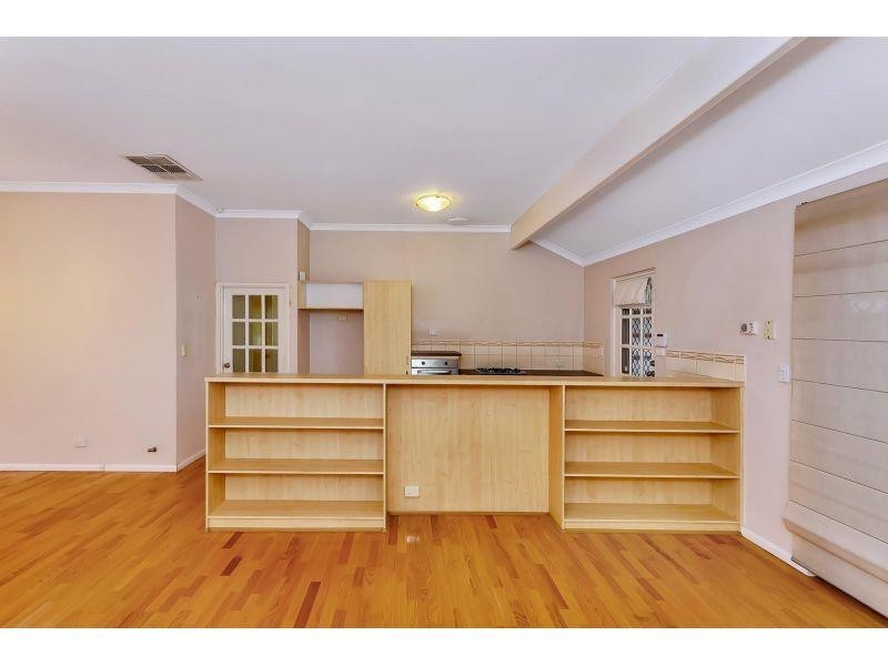 9 Spoonbill Place, Queens Park WA 6107