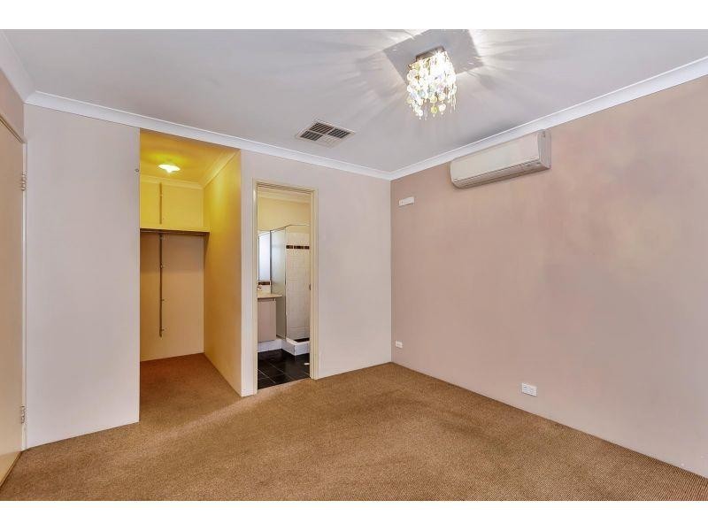 9 Spoonbill Place, Queens Park WA 6107