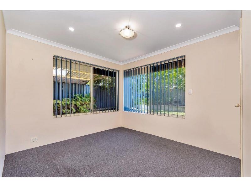 9 Spoonbill Place, Queens Park WA 6107