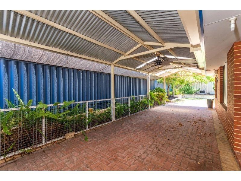 9 Spoonbill Place, Queens Park WA 6107