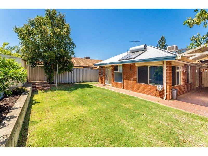 9 Spoonbill Place, Queens Park WA 6107
