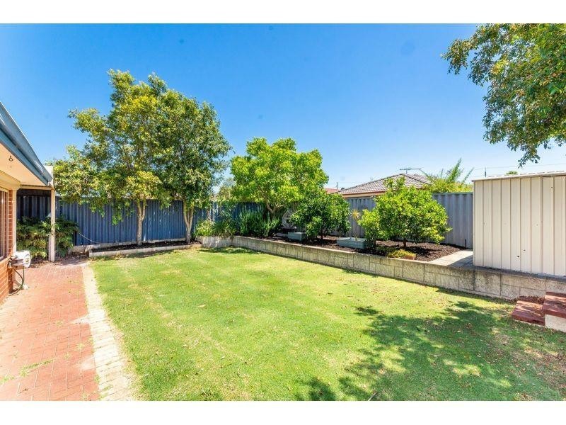 9 Spoonbill Place, Queens Park WA 6107