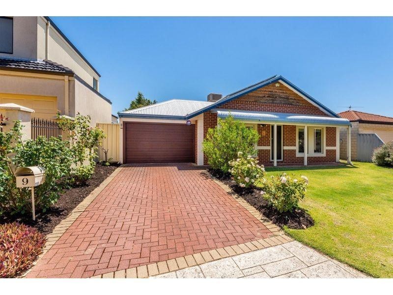 9 Spoonbill Place, Queens Park WA 6107