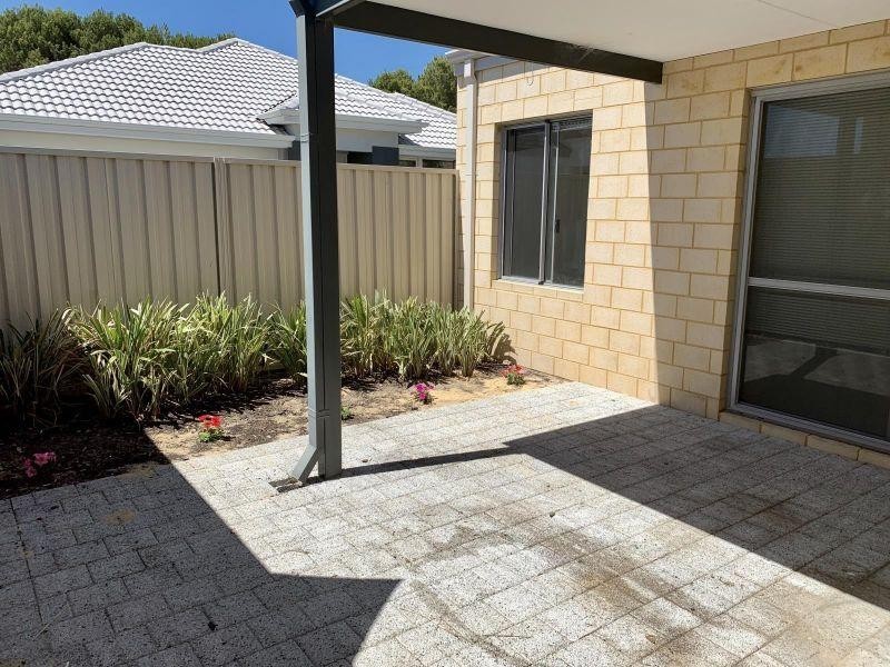 2/98 Entrance Road, Spearwood WA 6163