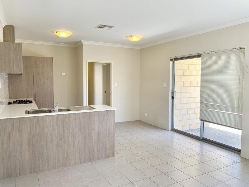 2/98 Entrance Road, Spearwood WA 6163