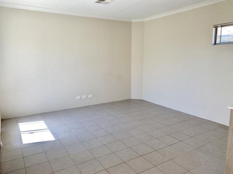 2/98 Entrance Road, Spearwood WA 6163