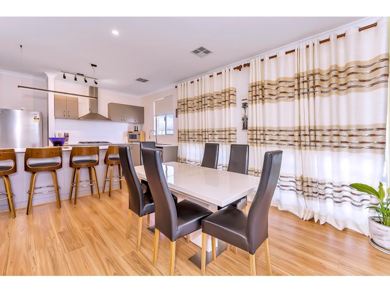 8 Yindi Way, Munster WA 6166