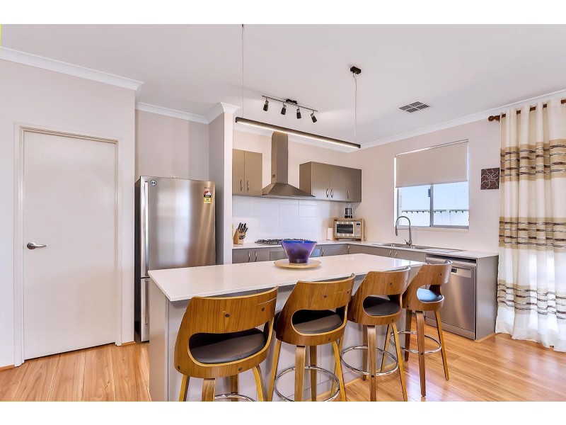 8 Yindi Way, Munster WA 6166