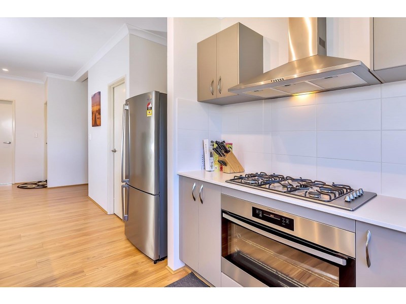 8 Yindi Way, Munster WA 6166