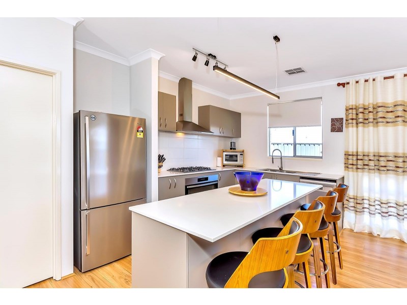 8 Yindi Way, Munster WA 6166