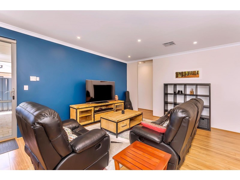 8 Yindi Way, Munster WA 6166