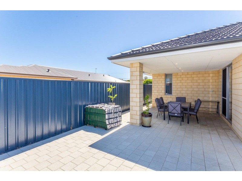 8 Yindi Way, Munster WA 6166