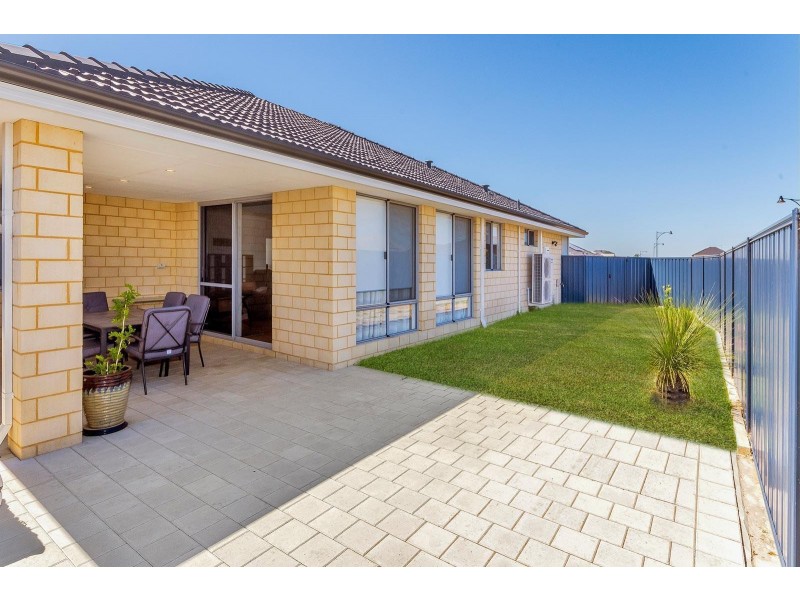 8 Yindi Way, Munster WA 6166