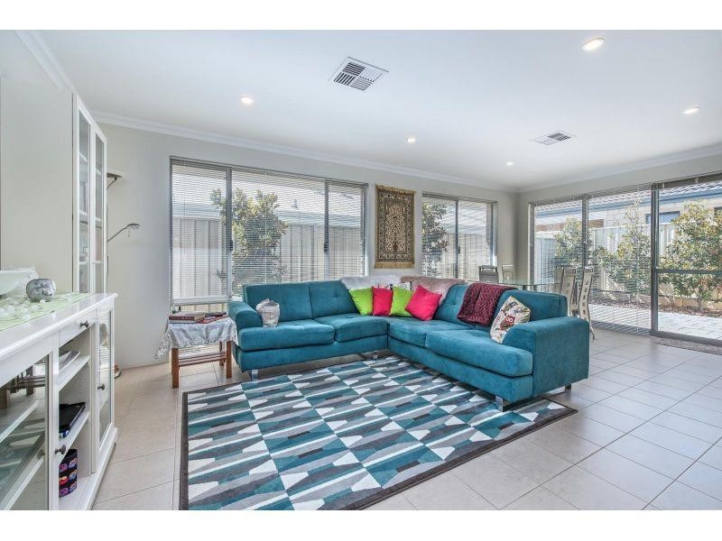 21/27 Barfield Road, Hammond Park WA 6164