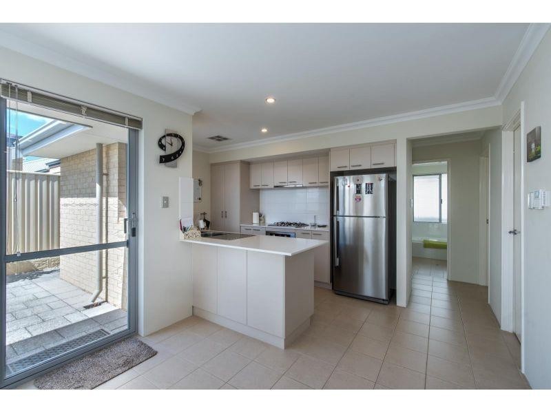 21/27 Barfield Road, Hammond Park WA 6164