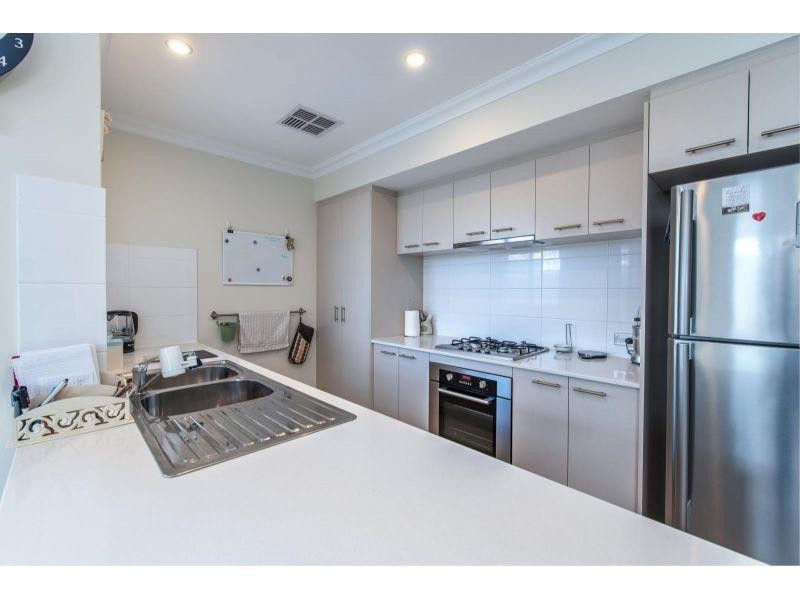 21/27 Barfield Road, Hammond Park WA 6164