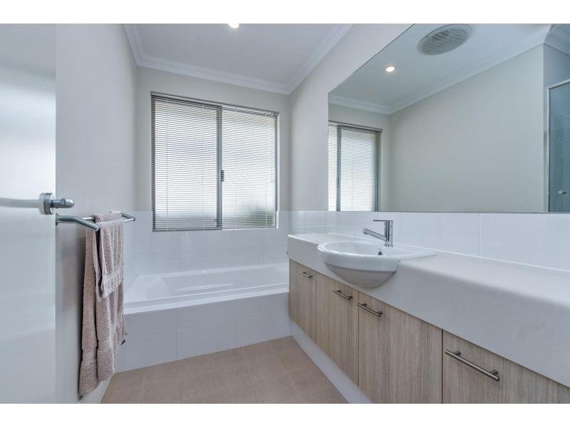 21/27 Barfield Road, Hammond Park WA 6164