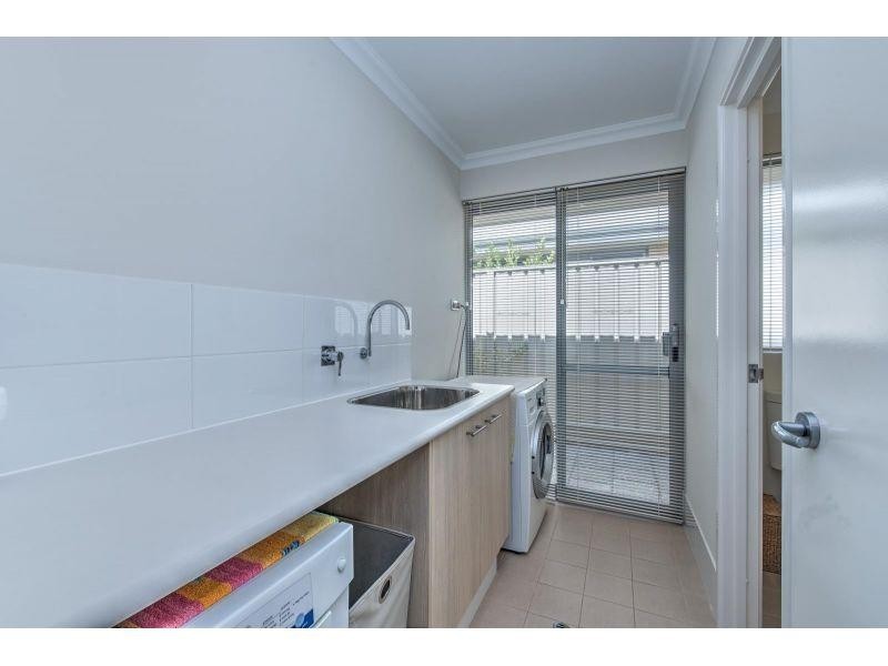 21/27 Barfield Road, Hammond Park WA 6164