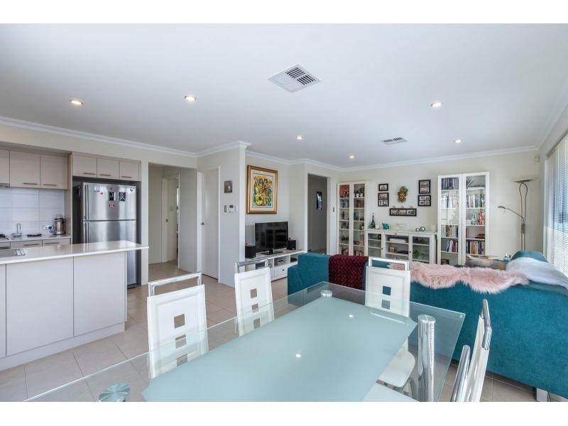 21/27 Barfield Road, Hammond Park WA 6164