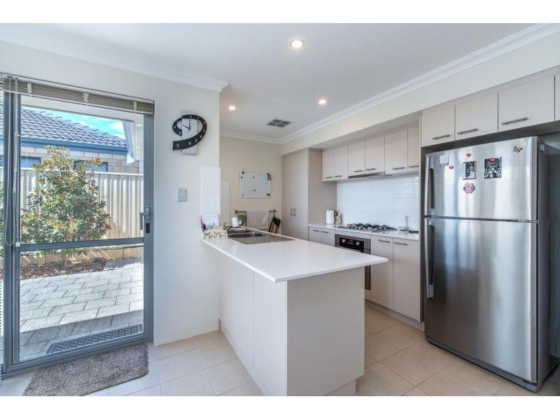 21/27 Barfield Road, Hammond Park WA 6164