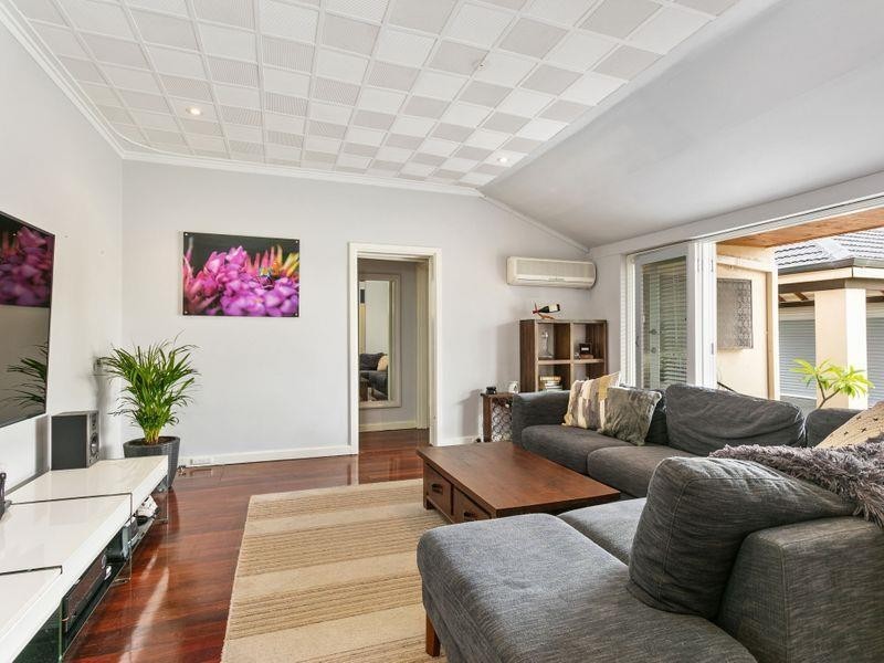 75 Upton Street, St James WA 6102