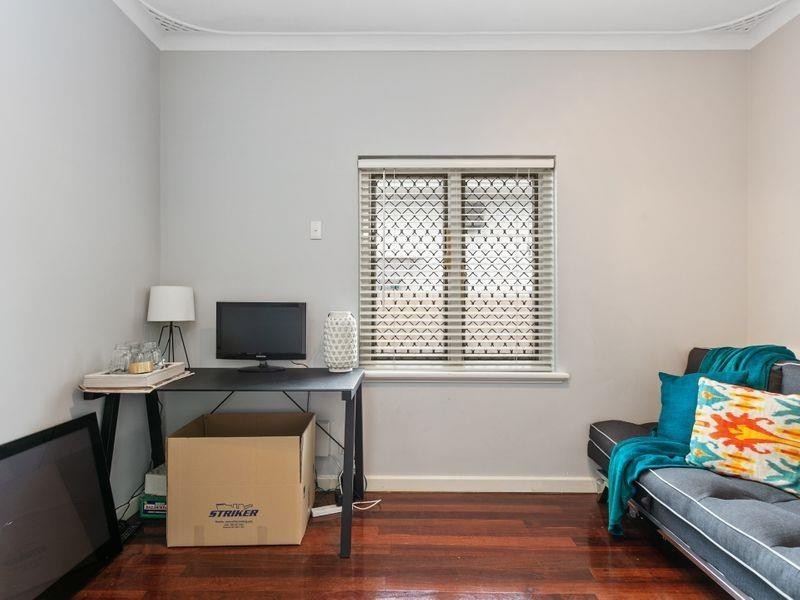 75 Upton Street, St James WA 6102