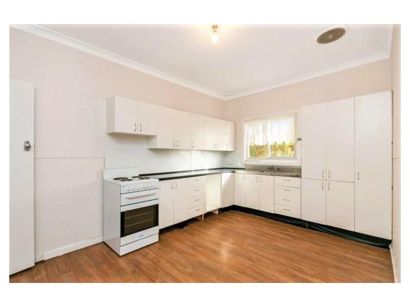 82 Forrest Road, Hamilton Hill WA 6163