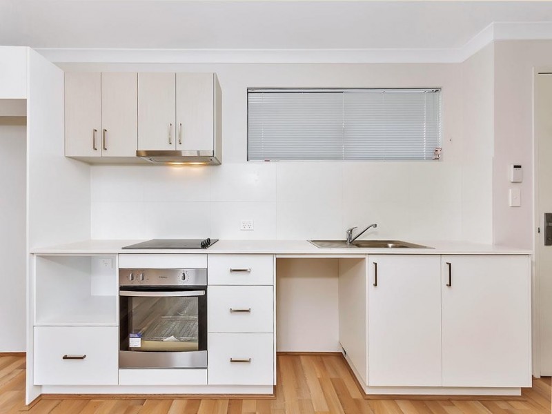 26/2 Delaronde Drive, Success WA 6164