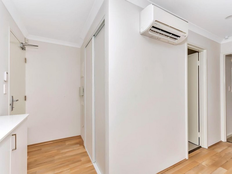 26/2 Delaronde Drive, Success WA 6164