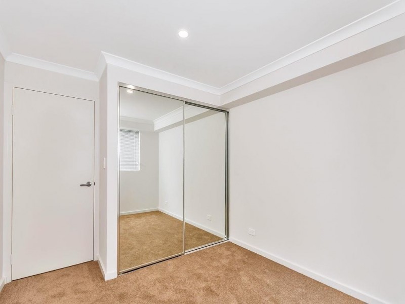 26/2 Delaronde Drive, Success WA 6164