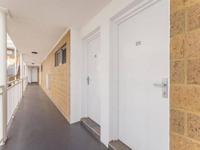 26/2 Delaronde Drive, Success WA 6164