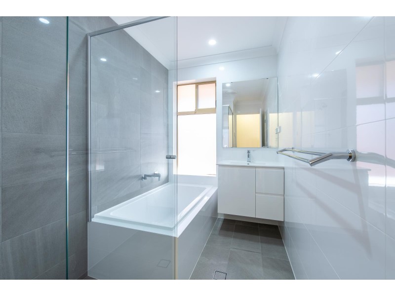 2/48 Preston Street, Como WA 6152