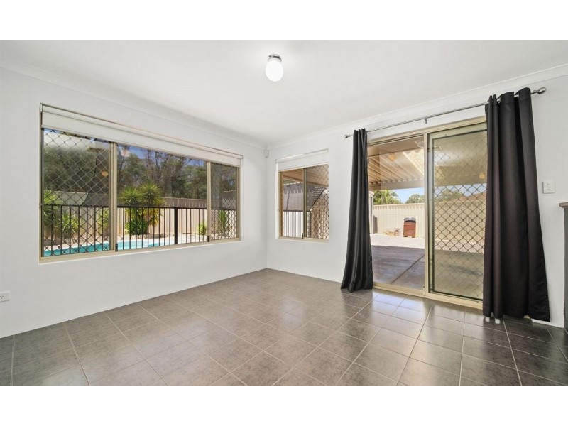 54 Ellamere Retreat, Maddington WA 6109