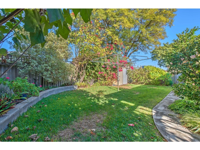 1 Wooltana Street, Como WA 6152