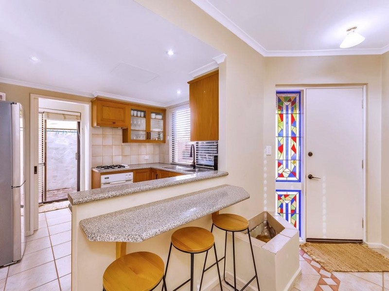 2/33 Banksia Terrace, Kensington WA 6151