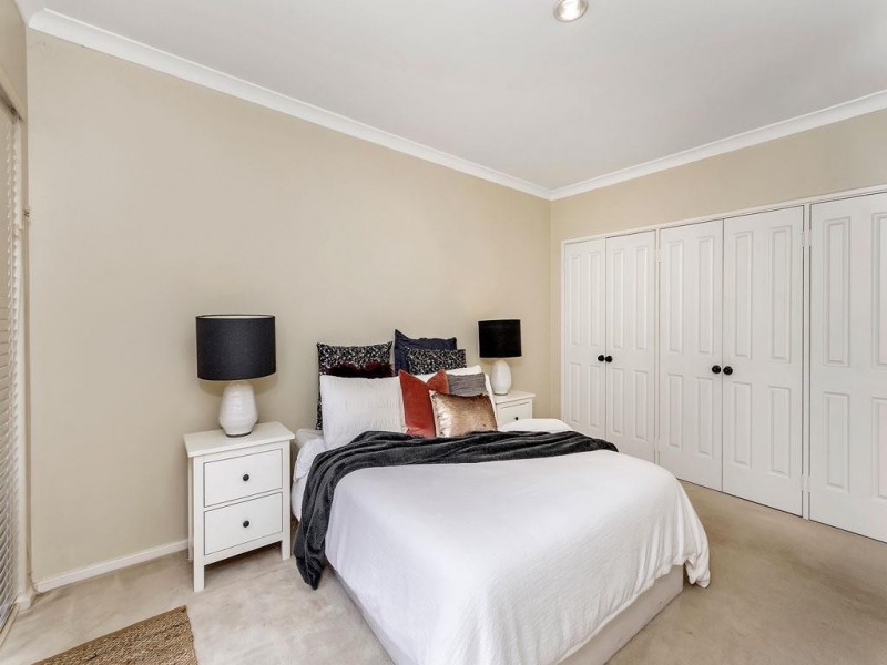 2/33 Banksia Terrace, Kensington WA 6151