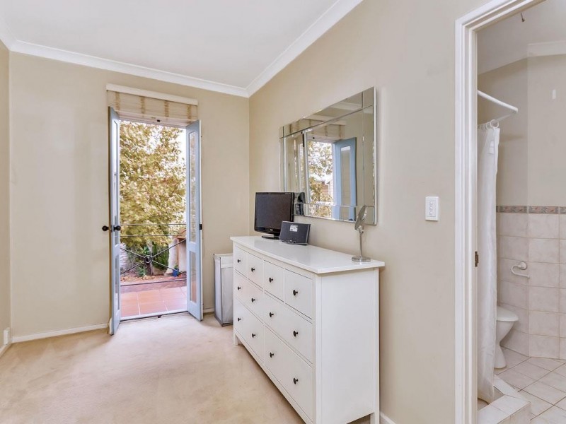 2/33 Banksia Terrace, Kensington WA 6151