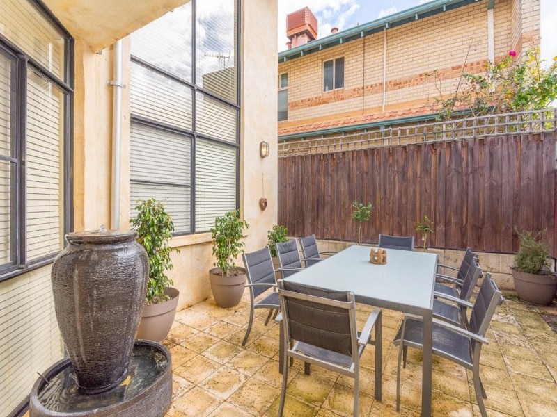 2/33 Banksia Terrace, Kensington WA 6151