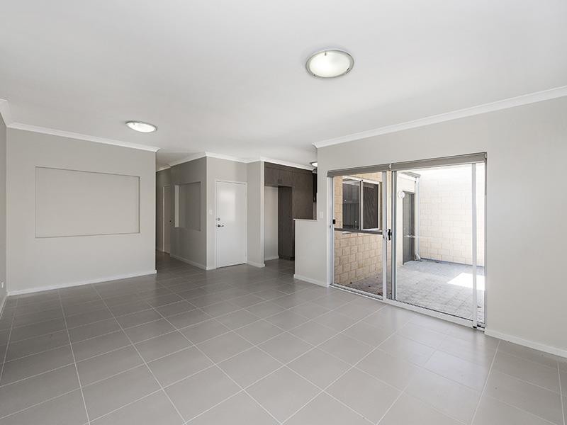 21/1 Balfour Road, Swan View WA 6056