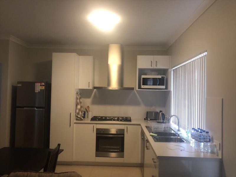 1/2 Horsham Cres, Harrisdale WA 6112