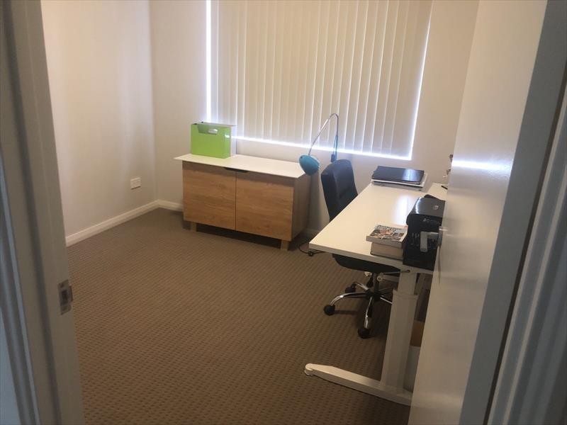 1/2 Horsham Cres, Harrisdale WA 6112